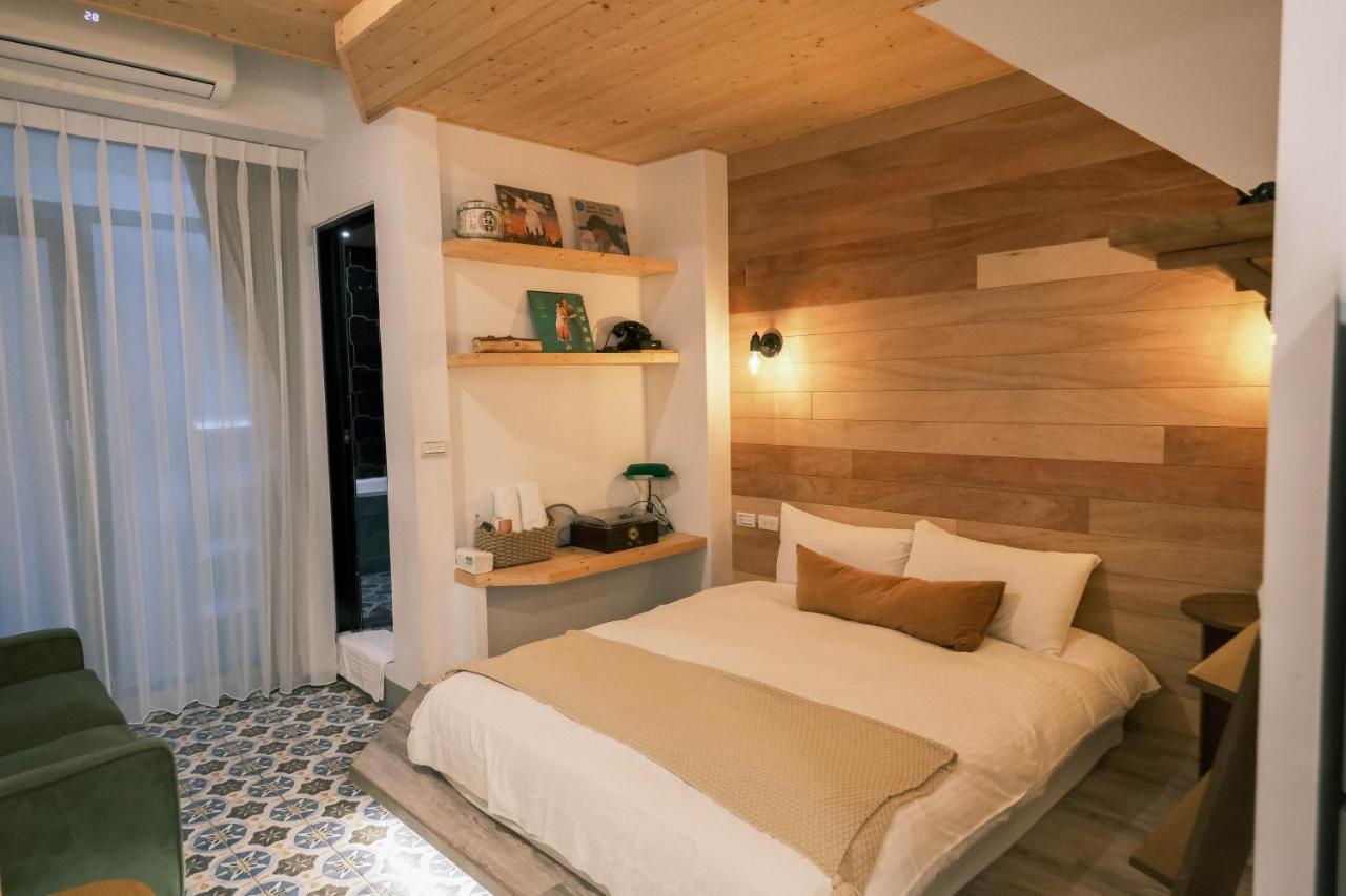 South Gate Home Stay Тайнань Экстерьер фото